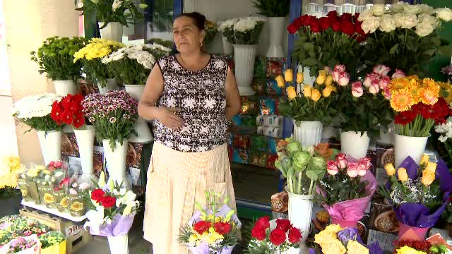 Deschiderea anului şcolar. Florăresele spun că "le-a nenorocit internetul"