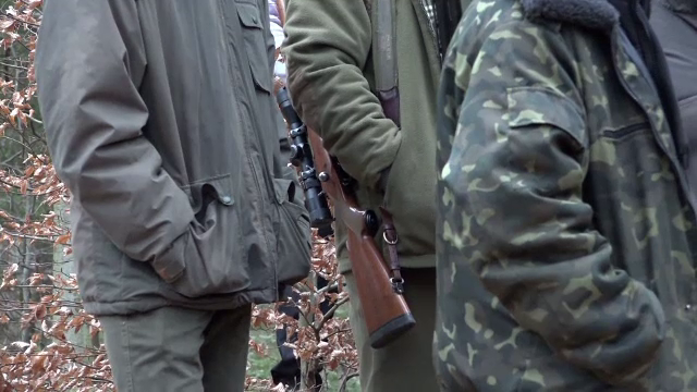 Bărbat împuşcat la vânătoare, în Iaşi. Glonţul a trecut foarte aproape de inimă