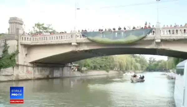 Competiție cu rățuște colorate, pe râul Bega. Premiu de 1000 de euro pentru câștigătoare
