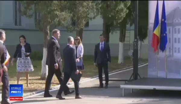 Protest în prima zi de școală, la Arad: Ne simţim profund umiliţi şi necăjiţi