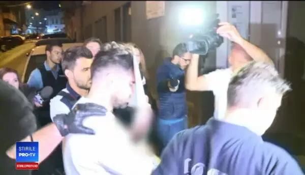 Cioban la un pas de moarte, după ce a fost atacat de o ursoaică cu doi pui. Cum a fost găsit