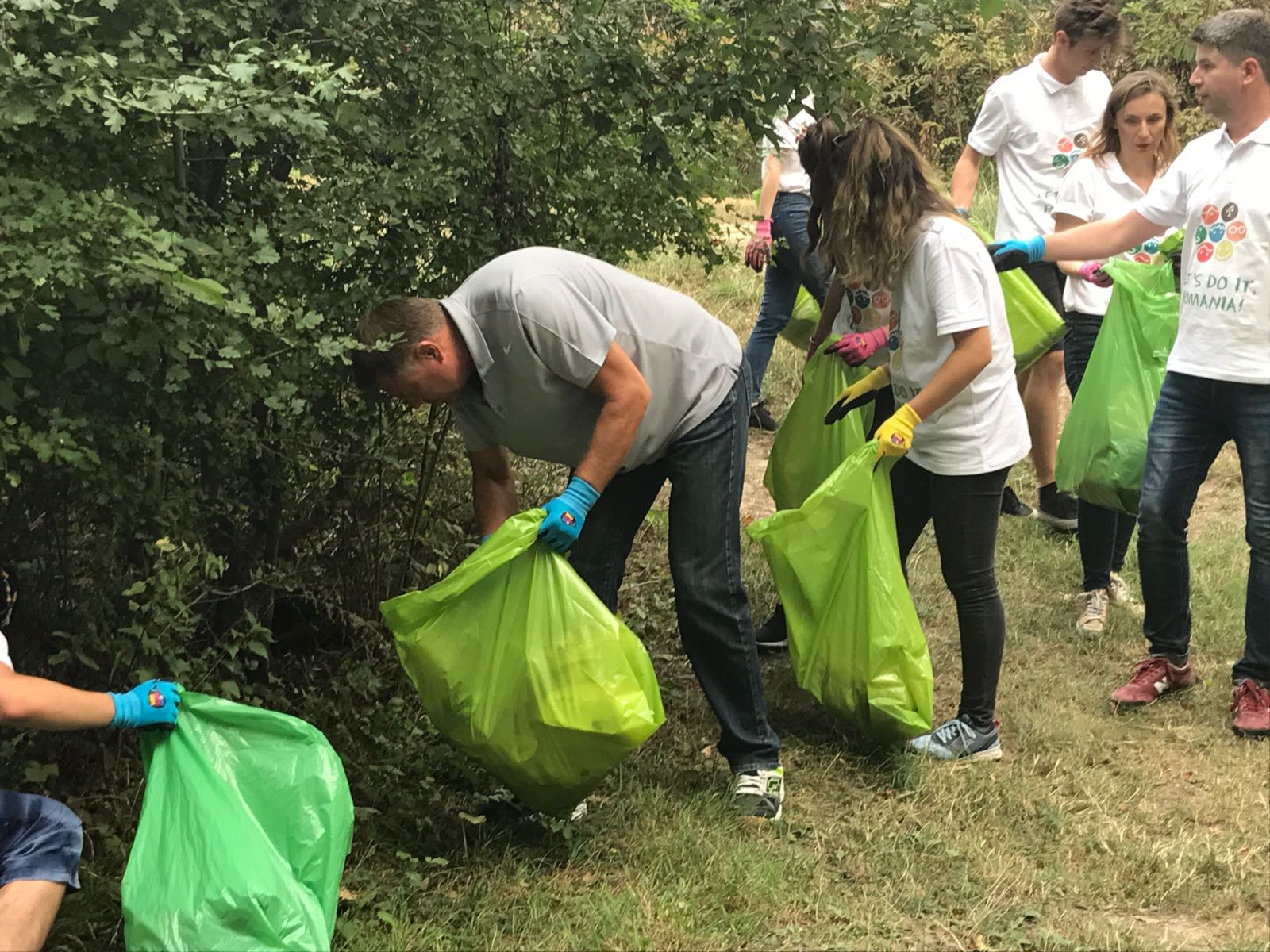Let's Do It, România! A început marea curățenie în țară. FOTO