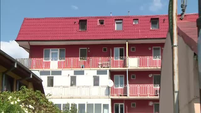 Dezvoltatorul blocului care a ars în Capitală mai are 2 construcții cu probleme. Reacția acestuia