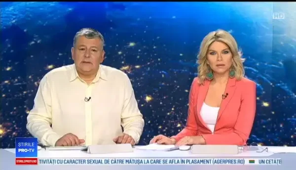 O fetiță a ajuns la spital cu coloana fracturată, după ce o poartă de fier a căzut peste ea