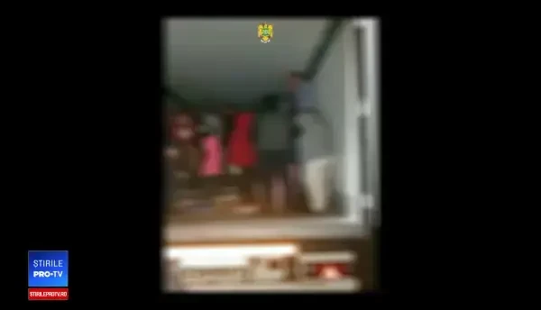 Descoperirea Poliției de Frontieră printre butoaiele cu miere dintr-un TIR, in Nădlac