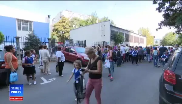 Multe şcoli din sistemul românesc, supraaglomerate. Inspectoratul dă vina pe moda vizei de flotant