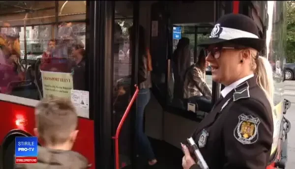 Primul oraș din România care a pus în circulație autobuze școlare