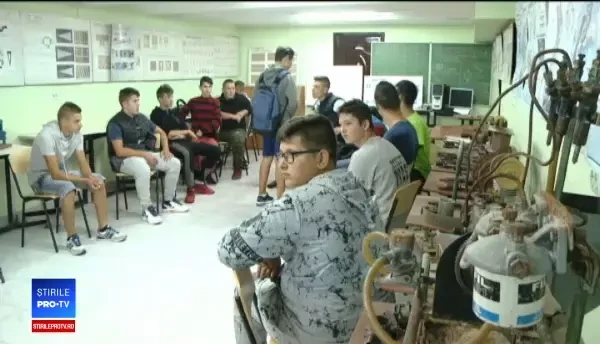 Beneficiile din școlile profesionale: burse lunare și locuri de practică pentru elevi