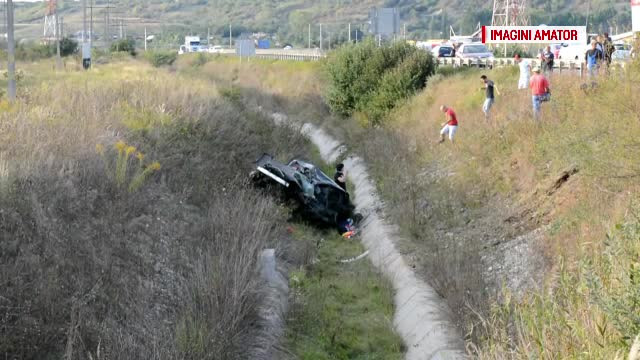 O femeie a murit după ce soțul ei a făcut o depășire neregulamentară