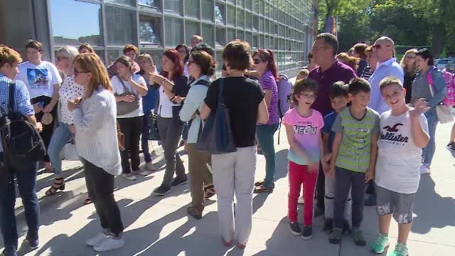 Proteste ale învăţătorilor, din cauza unei ordonanţe care-i împiedică să mai ţină ore de română