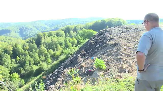 Un șofer s-a gândit să arunce gunoaiele într-o arie protejată. Amendă de 200.000 de lei