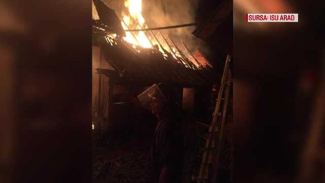 4 magazii au ars din cauza unui cazan de țuică lăsat nesupravegheat