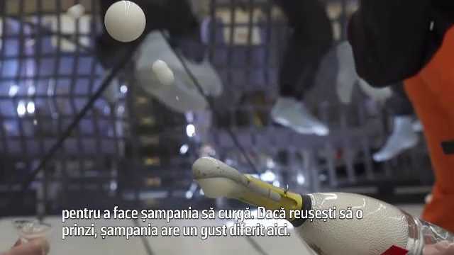 Sticla de şampanie făcută special pentru a fi savurată în spaţiu. Ce gust are "Cordon stellar"