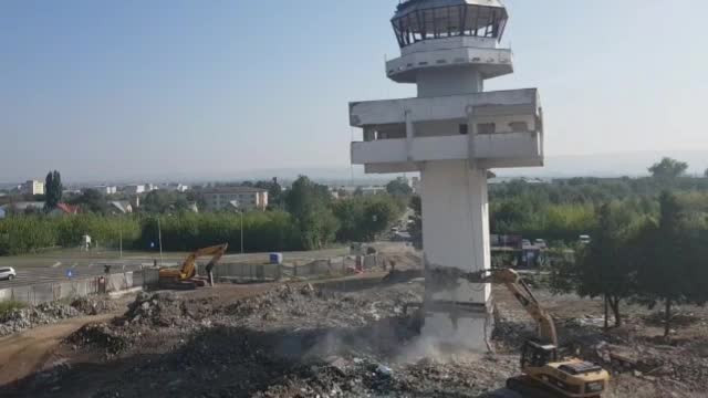 Fostul turn de control al aeroportului din Bacău a fost demolat