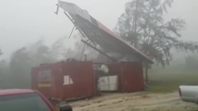 Un "super-taifun" ameninţă Filipinele şi China. A devastat deja mai multe insule