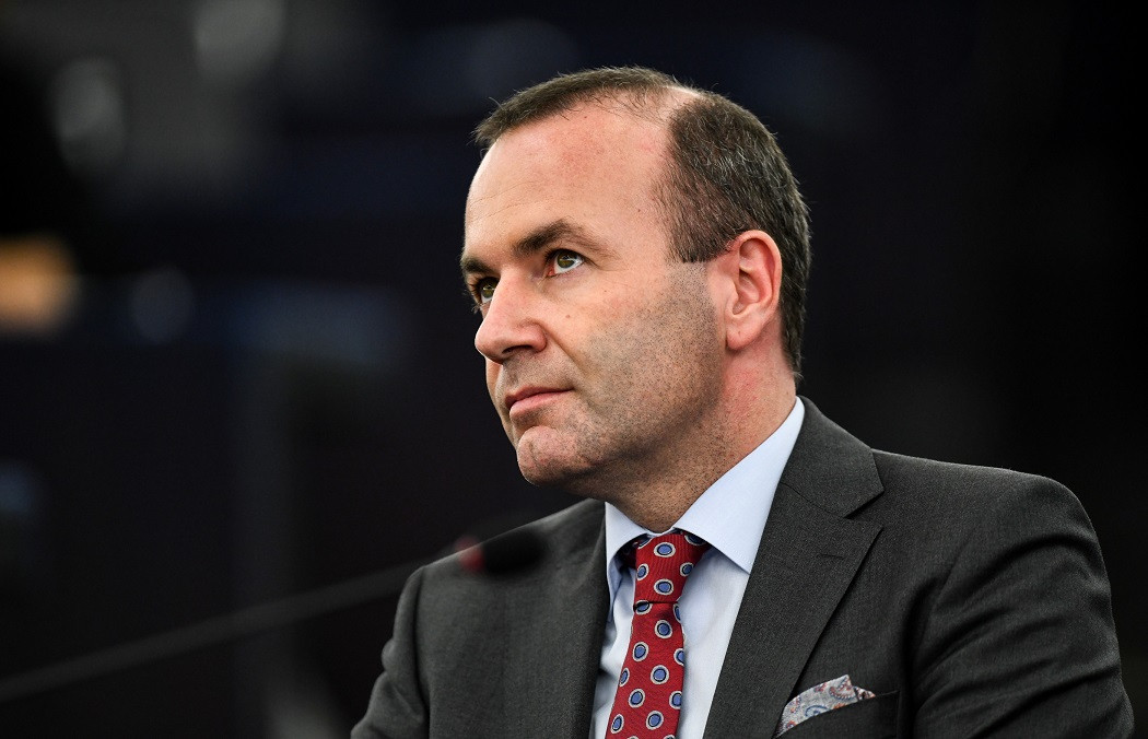 Momentul în care Manfred Weber a vorbit despre Dragnea în Parlamentul European NU a fost tradus şi în română