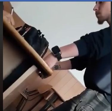Imagini șocante într-o clasă. Profesoară amenințată de elev: ”să vezi ce o bat”