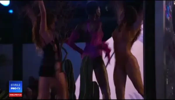 Săptămâna modei. Rihanna: Treaba mea e să le fac pe femei să se distreze în lenjeria lor intimă