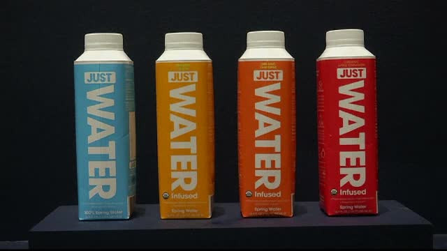 O firmă deținută de Will Smith a creat un recipient de apă complet biodegradabil, inclusiv capacul