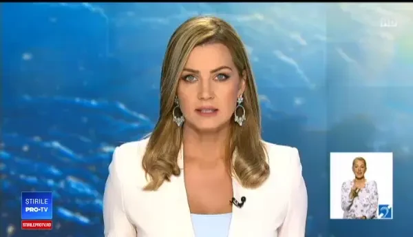 Un șofer grăbit a izbit violent o mașină din fața sa. Trei persoane au ajuns la spital