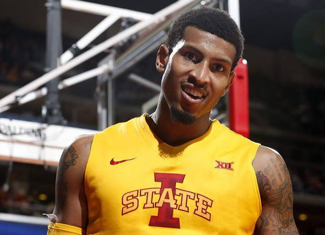 Doi baschetbalişti americani, înjunghiaţi la o terasă din Brăila. Unul are un plămân perforat