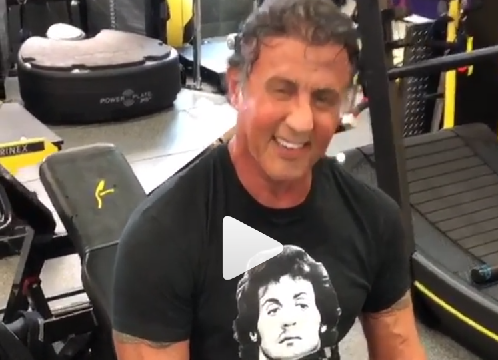 Imagini de senzație cu Sylvester Stallone în sala de antrenament, la 72 de ani