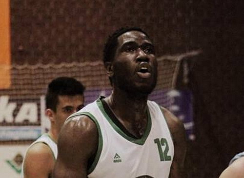 Unul dintre baschetbaliştii înjunghiaţi în Brăila: S-au luat la ceartă cu noi pentru că sunt negru