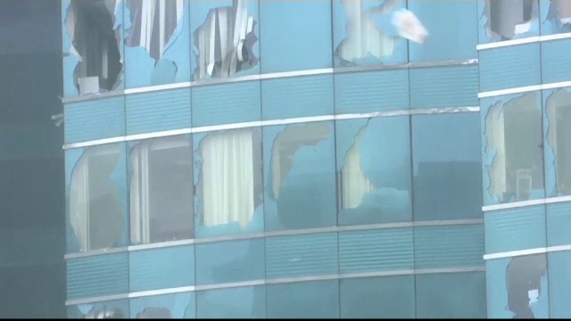 Taifunul Mangkhut. Momentul în care valuri uriaşe au lovit zgârie-norii din Hong Kong