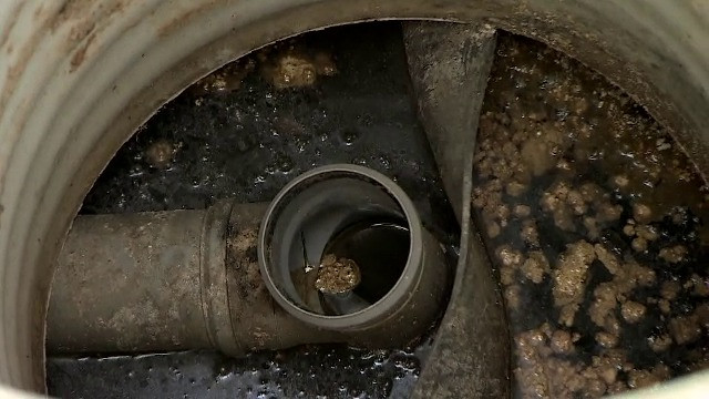 Un munte de prostie, partea II. Cum îşi bat joc autorităţile de unul dintre cele mai spectaculoase drumuri din lume