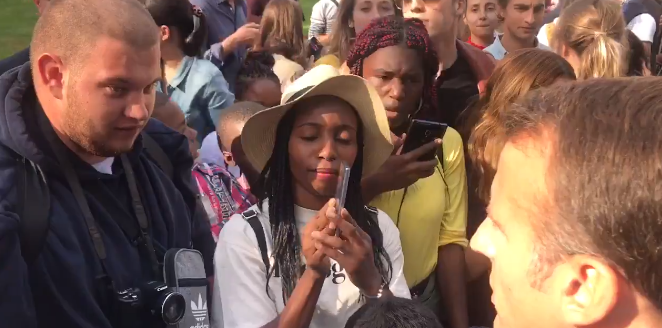 Reacția lui Macron după ce un tânăr i s-a plâns că nu găsește job. VIDEO