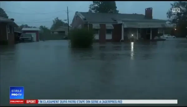 Stare de dezastru natural în Carolina de Nord. Apa depășește 1 metru