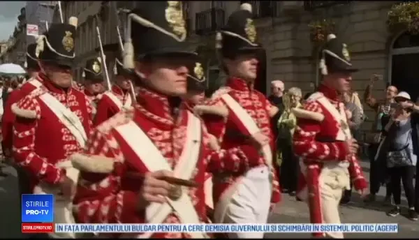 Paradă în costume din secolul 19, în UK, dedicată scriitoarei Jane Austen