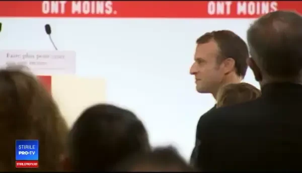 Reacția lui Macron după ce un tânăr i s-a plâns că nu găsește job. VIDEO