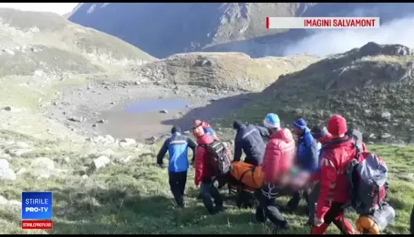 Bărbat salvat din Munţii Făgăraş cu elicopterul. Ce a păţit