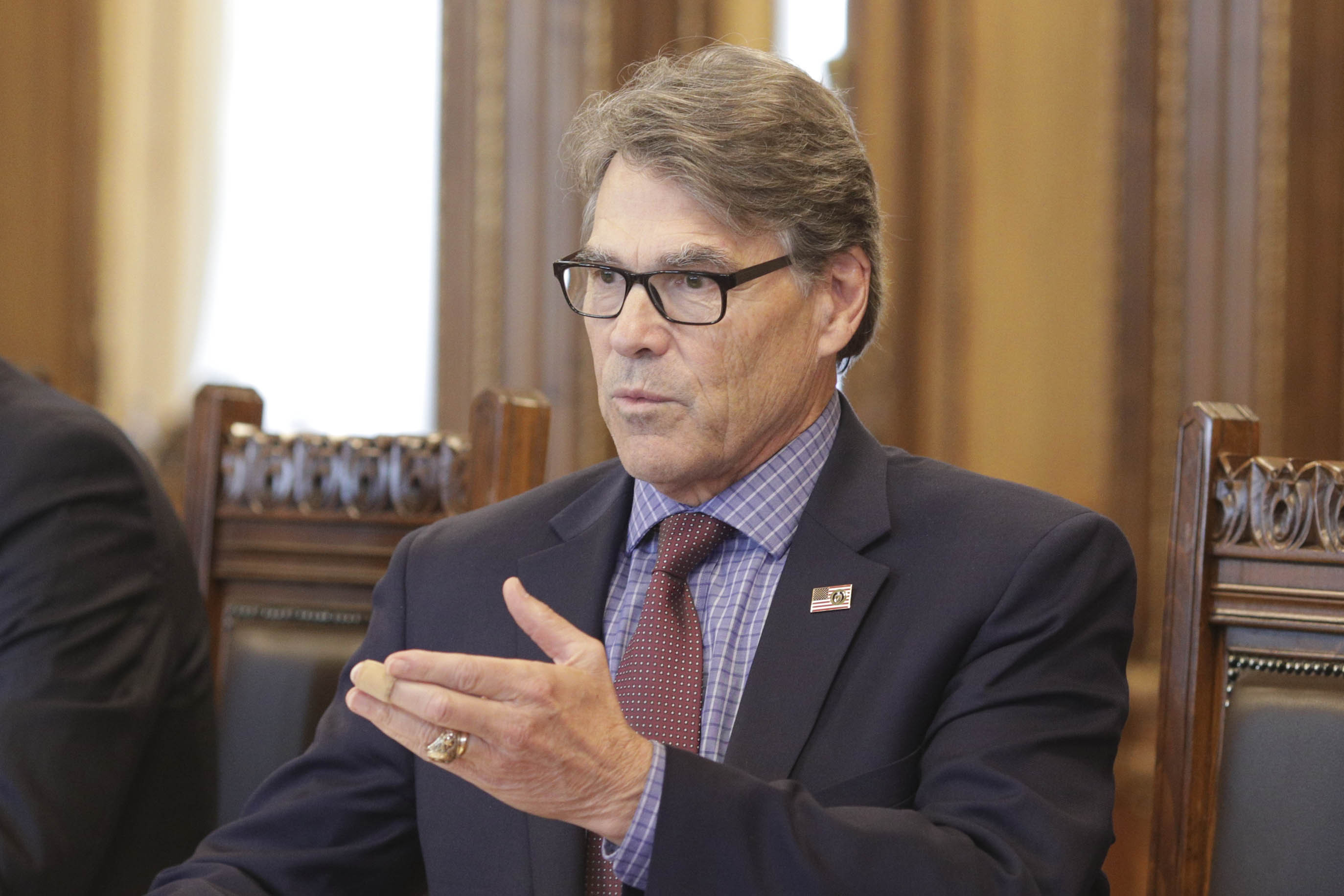 Secretarul Energiei din SUA, Rick Perry: „Comunitatea de afaceri duce la prosperitate în zona Mării Negre”