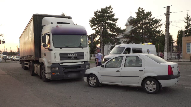 Fetiță de 11 ani, ucisă de un TIR când se întorcea de la școală