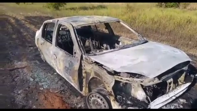 S-a ales cu arsuri după ce a încercat să-și salveze mașina de la un incendiu. De ce riscă o amendă