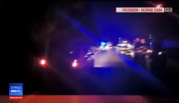 Polițiști răniți în timpul unei misiuni, în Bihor. Mașina lor, lovită chiar de șoferul urmărit