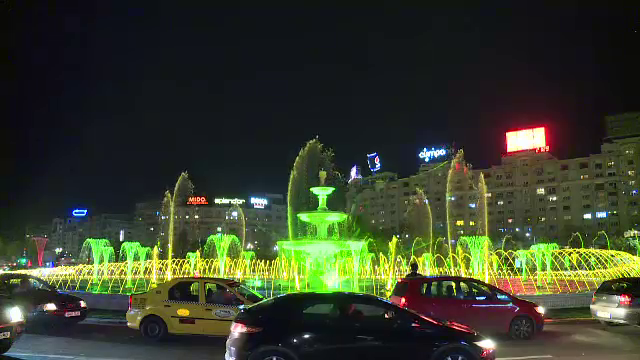 Fântânile din Piața Unirii, din Capitală, redeschise joi seară. Spectacolul pregătit