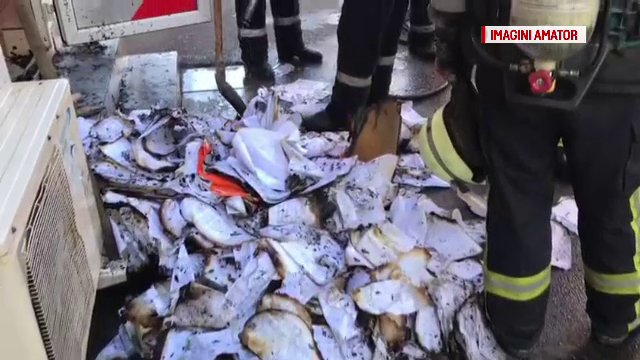 Incendiu la o agenţie de pariuri din Ploieşti. O angajată a făcut atac de panică