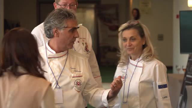 Verdictul celor mai mari chefi din lume despre mâncarea românească. "Cine o mănâncă e foarte grăsuţ"