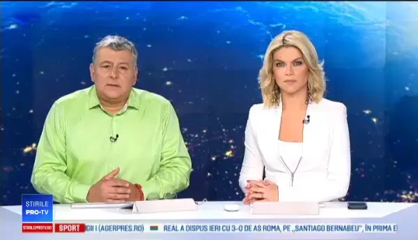 Motociclistă lovită de un microbuz, la Pitești. Manevra pe care nu a observat-o șoferul