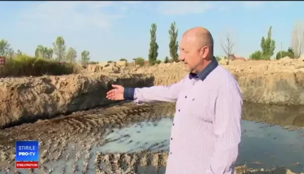 Zeci de locuitori din Oradea, exasperaţi de un miros înţepător în cartierul lor. De unde provine