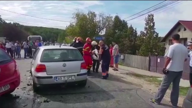 Accident grav în Argeș. Trei șoferi au ajuns la spital