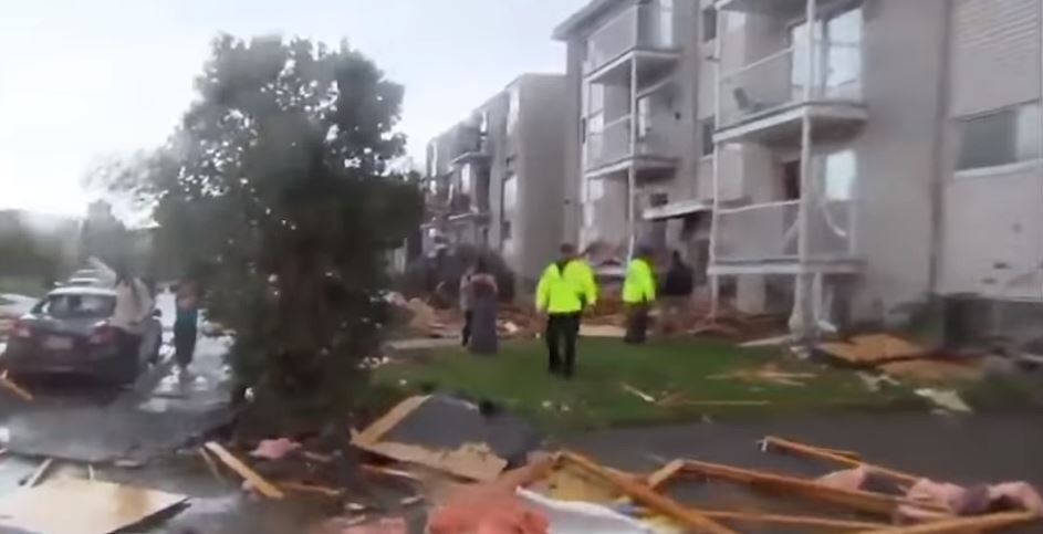 O tornadă a lovit capitala Canadei, lăsând în urmă zeci de răniți. VIDEO