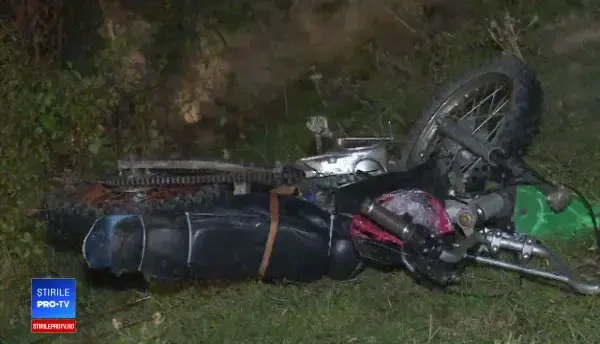 Un tânăr proaspăt căsătorit a murit după ce a plecat cu motocicleta, fără să-şi pună cască