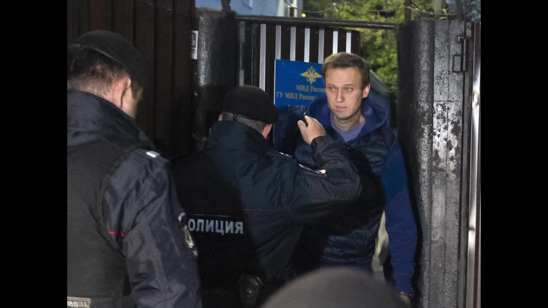 Liderul opoziției ruse, Alexei Navalnîi, arestat din nou chiar la ieșirea din penitenciar