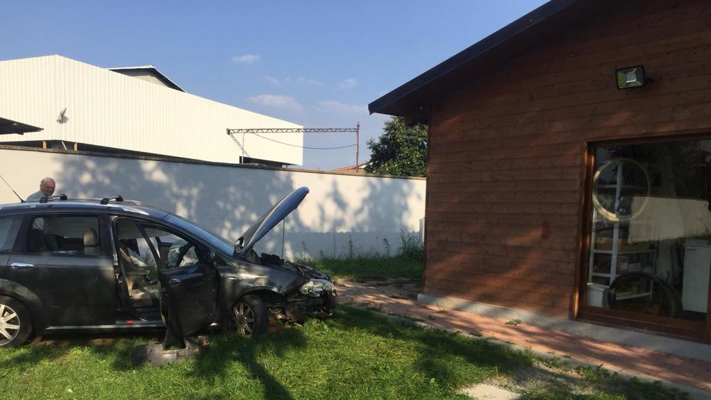 Un şofer român beat a semănat panică lângă Torino. Carabinierii l-au salvat de linşaj