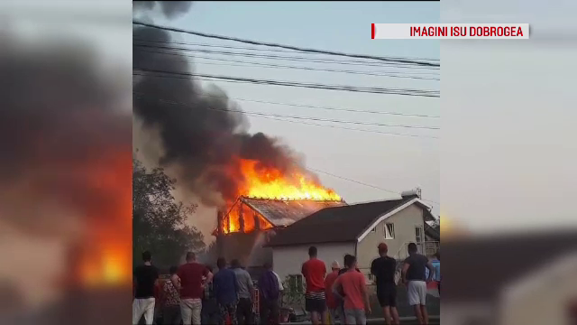 Două case din judeţul Constanţa au fost distruse într-un incendiu