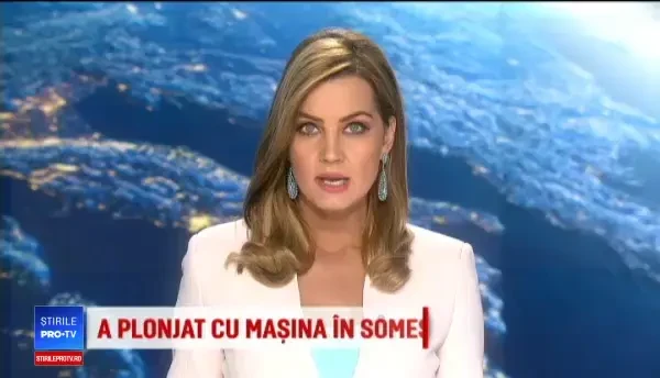 O ursoaică cu 3 pui și-a făcut apariția în curtea unui hotel din Predeal